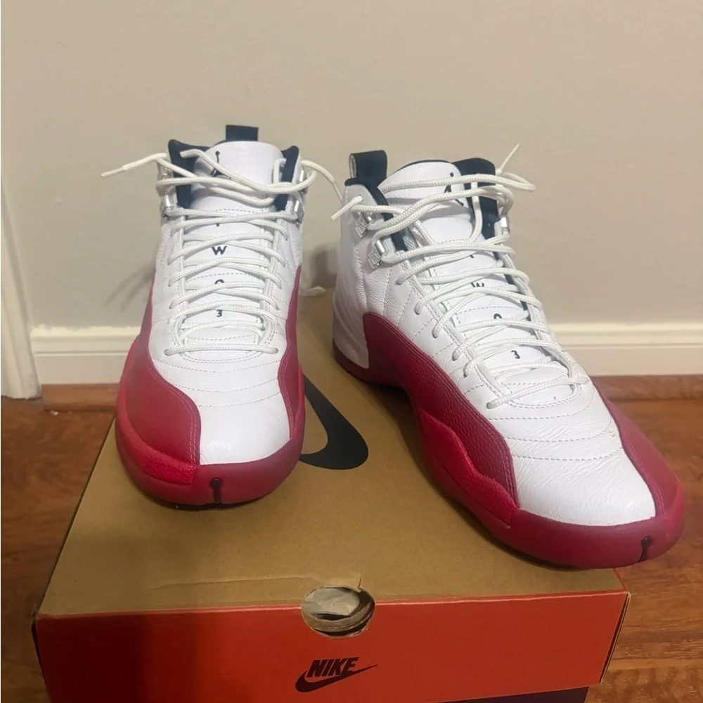 Air Jordan Cherry CT8013-116 Like New With Box - Size 11